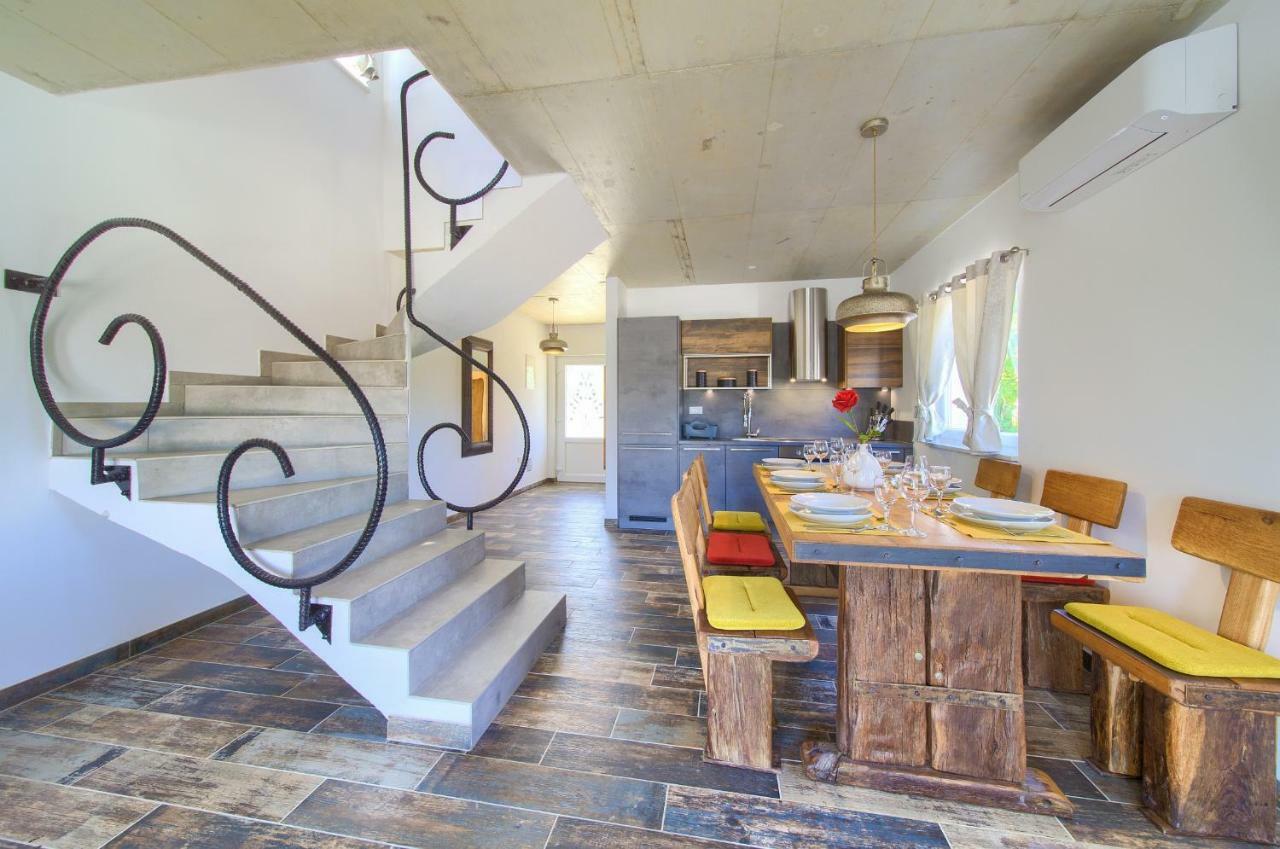 Pax Houses Vrh  Екстериор снимка
